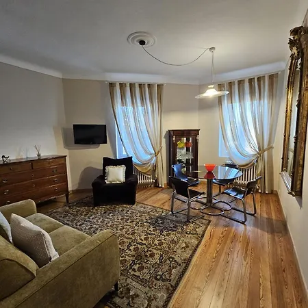 Casa Zora アパート